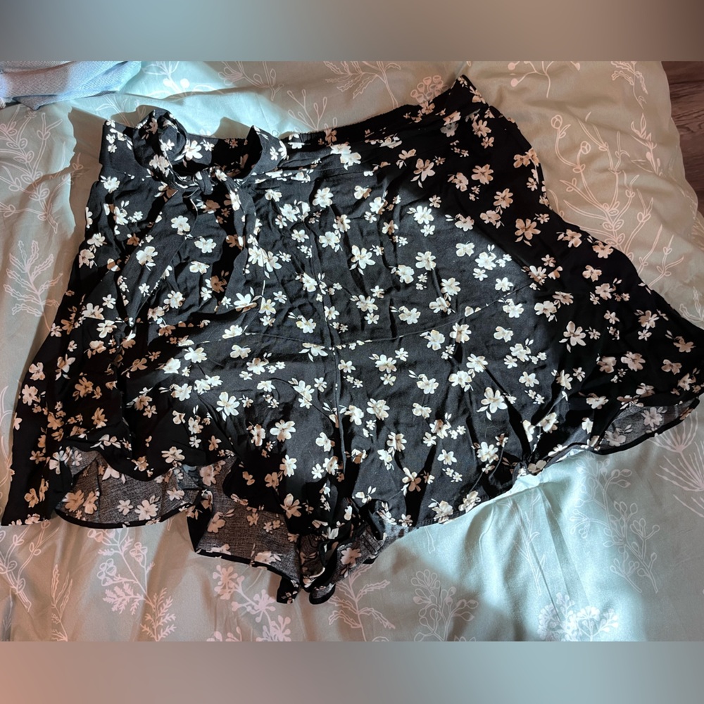 Juliana’s flowy shorts